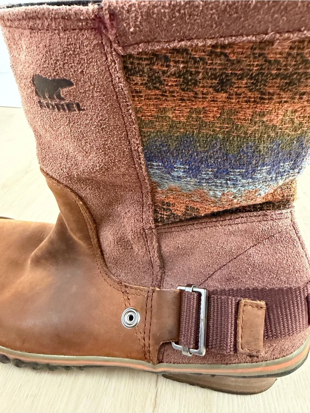 Sorel Women's Slimshortie Cozy Boots